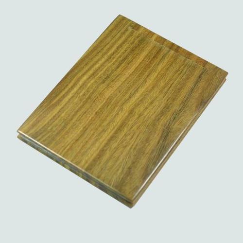 現(xiàn)在很多人喜歡用木質(zhì)材料做家具。